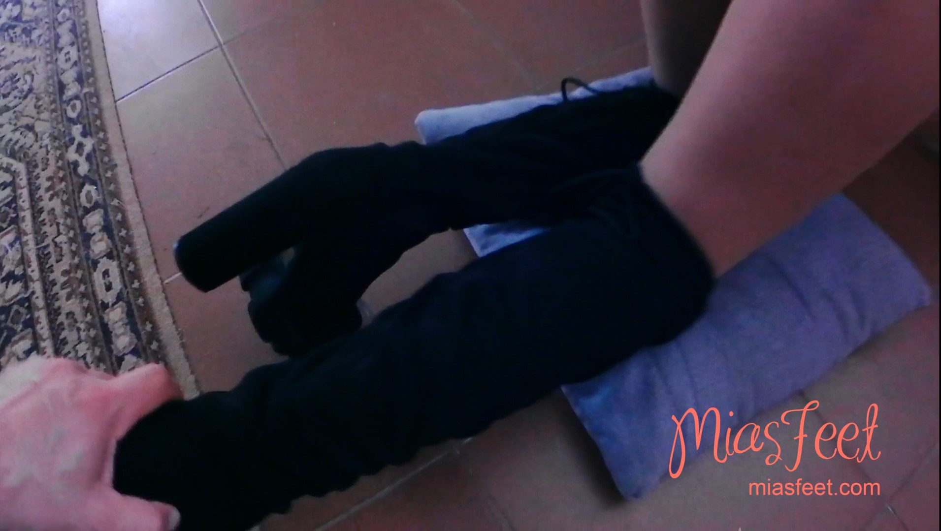 Tickling my pantyhosed feet